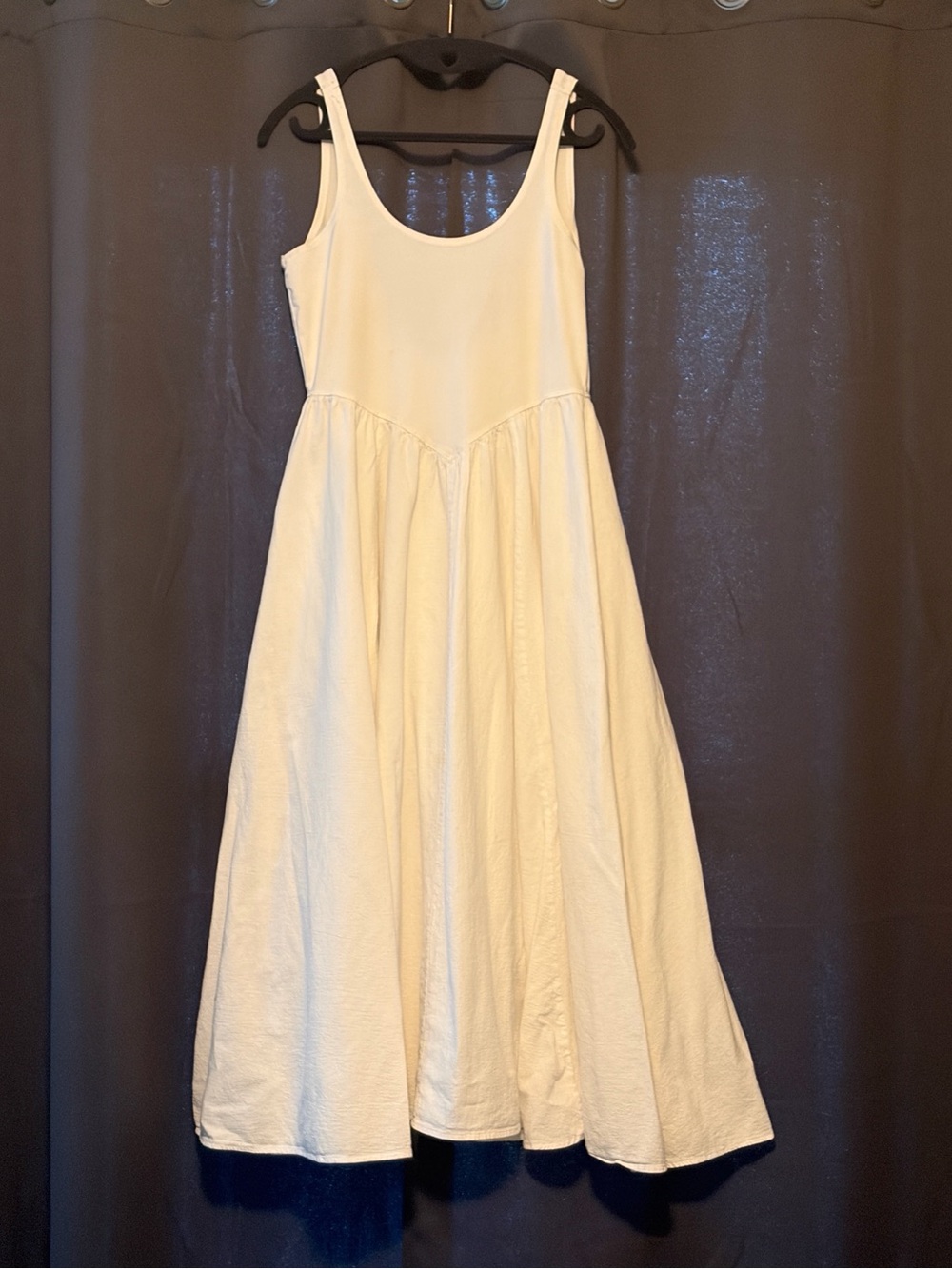 Classic White Midi Dress with Scoop Neck